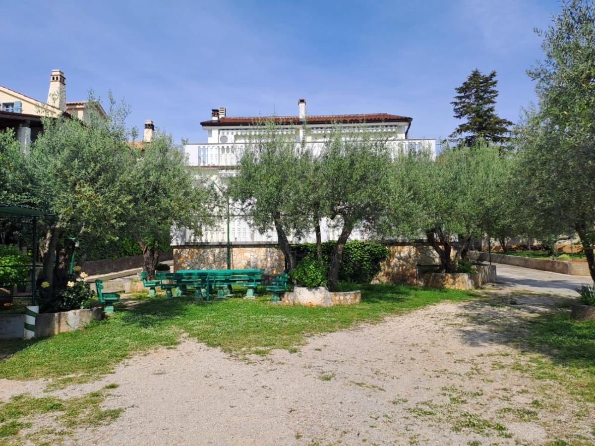 Sveti Vid-Miholjice Apartments Berny מראה חיצוני תמונה