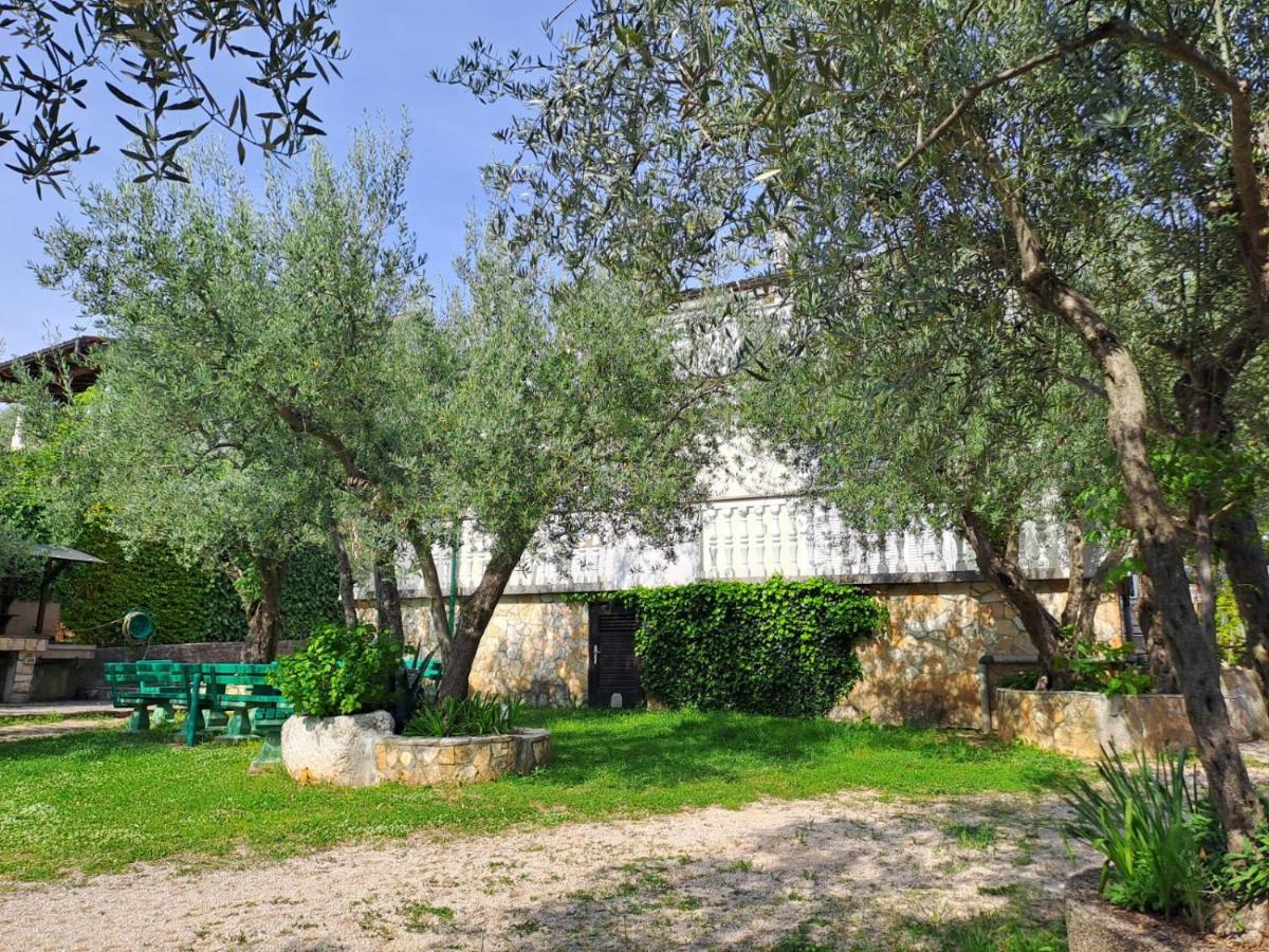 Sveti Vid-Miholjice Apartments Berny מראה חיצוני תמונה